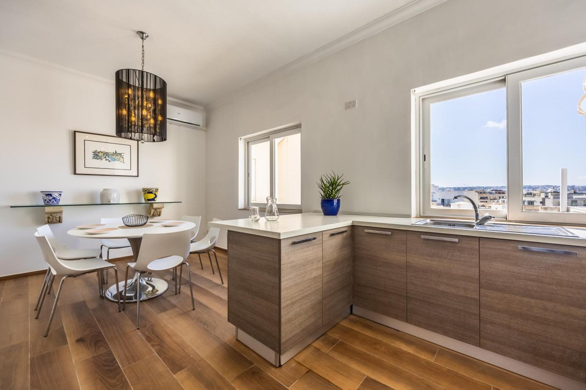 슬리에마 Stunning - Seaview Penthouse 3-Bed + Parking 아파트 외부 사진